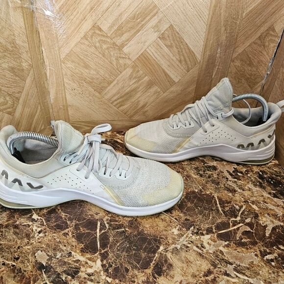 Nike women's Air Max Bella white running training shoes size 9.5.  564 - Picture 6 of 11